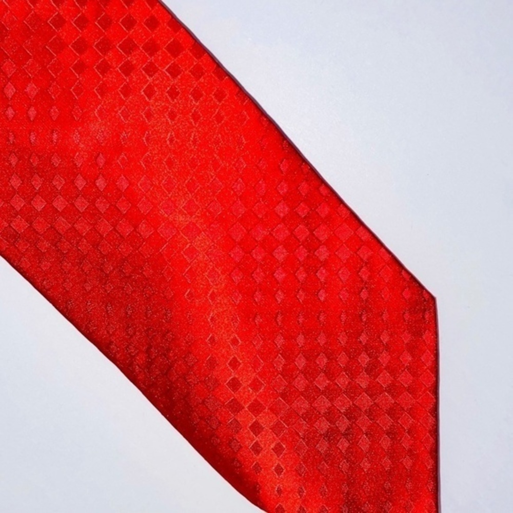 Axist red (or Christmas colored) tie​​